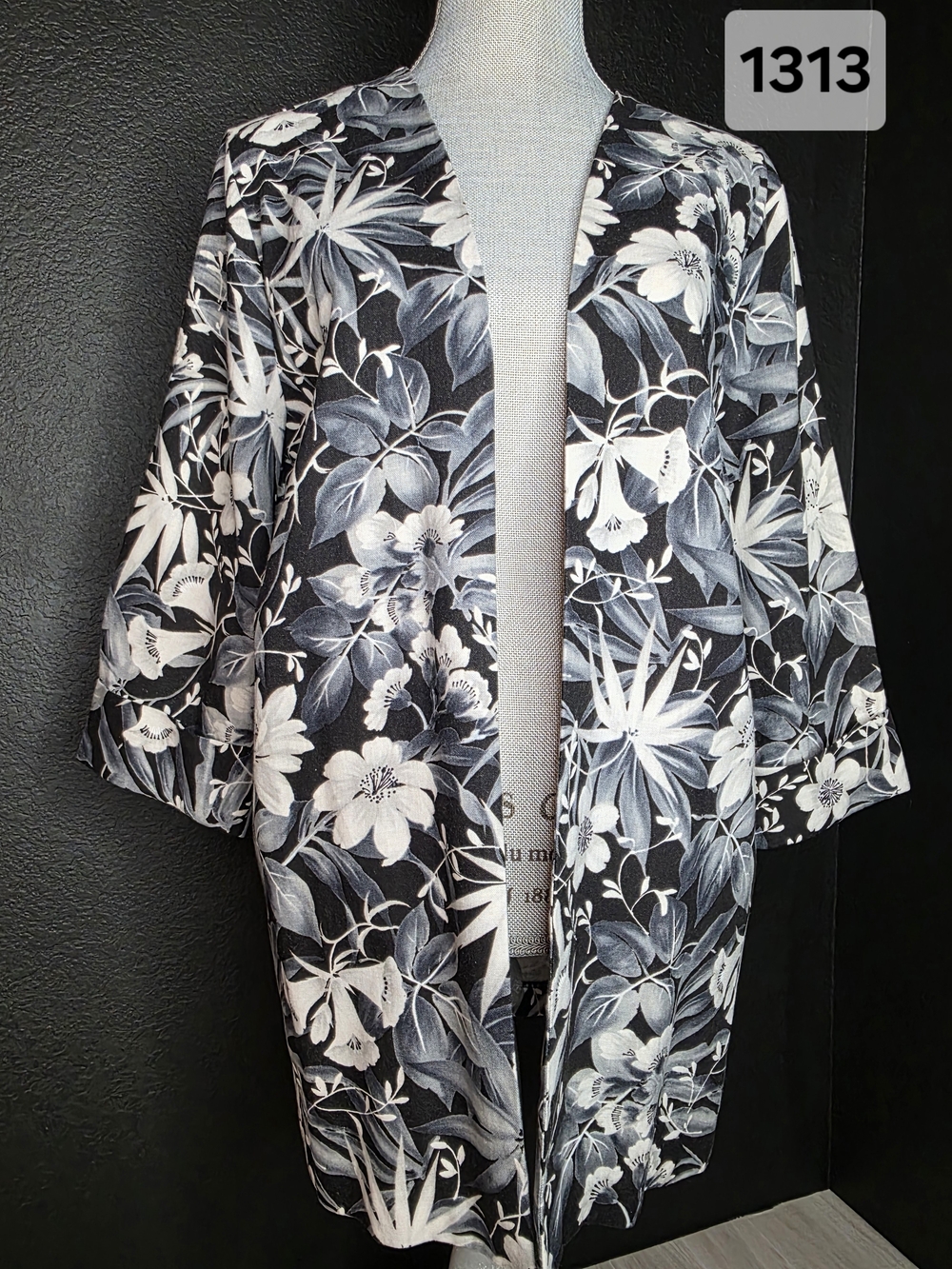 1980s Vintage Aimee' Floral Open-Front Kimono Jacket in Black & White Sz 12